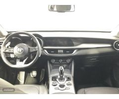 Alfa Romeo Stelvio 2.2 DIESEL 140KW (190CV) SPRINT Q4 de 2020 con 63.976 Km por 35.990 EUR. en A Cor