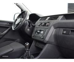Volkswagen Caddy 2.0TDI Kombi 4M 90kW de 2018 con 99.000 Km por 23.000 EUR. en Badajoz