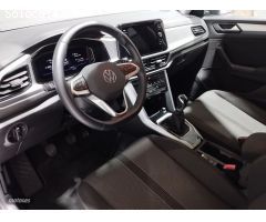 Volkswagen T-Roc 1.0 TSI Life 81kW de 2022 con 16.976 Km por 25.990 EUR. en Caceres