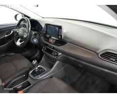 Hyundai i30 FB 1.0 TGDI Klass 120 de 2019 con 79.500 Km por 15.990 EUR. en Cadiz