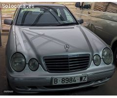 Mercedes Clase E E 320 CDI Avantgarde de 2000 con 297.000 Km por 3.000 EUR. en Barcelona