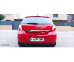 Opel Astra 1.9 CDTI 150 COSMO de 2005 con 199.000 Km por 3.990 EUR. en Ciudad Real