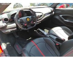 Ferrari F8 Tributo de 2021 con 8.420 Km por 349.900 EUR. en Malaga