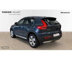 Volvo XC40 XC40 Momentum Pro, T2 automatico de 2021 con 24.238 Km por 34.900 EUR. en A Coruna