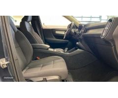 Volvo XC40 XC40 Momentum Pro, T2 automatico de 2021 con 24.238 Km por 34.900 EUR. en A Coruna
