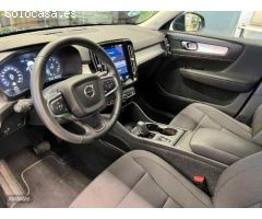 Volvo XC40 XC40 Momentum Pro, T2 automatico de 2021 con 24.238 Km por 34.900 EUR. en A Coruna