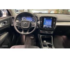 Volvo XC40 XC40 Momentum Pro, T2 automatico de 2021 con 24.238 Km por 34.900 EUR. en A Coruna