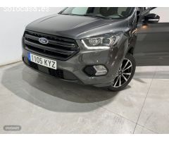 Ford Kuga 1.5 EcoBoost 88kW 4x2 ST-Line de 2019 con 29.535 Km por 24.900 EUR. en Badajoz